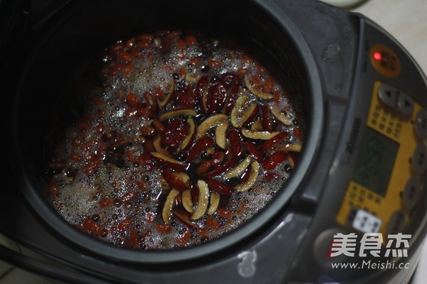 Walnut and Whole Grains Porridge recipe