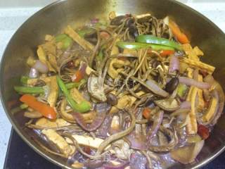 Stir-fried Tea Tree Mushroom recipe