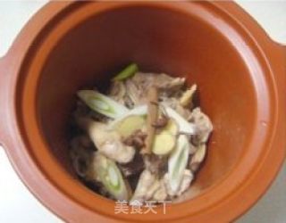 Daylily Purple Lingzhi Chicken Soup recipe