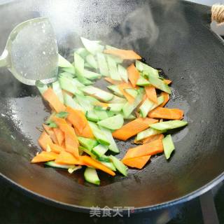 Scrambled Eggs with Cucumber and Carrots recipe