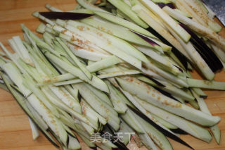 #trust之美# Stir-fried Eggplant Strips with Hot Pepper recipe