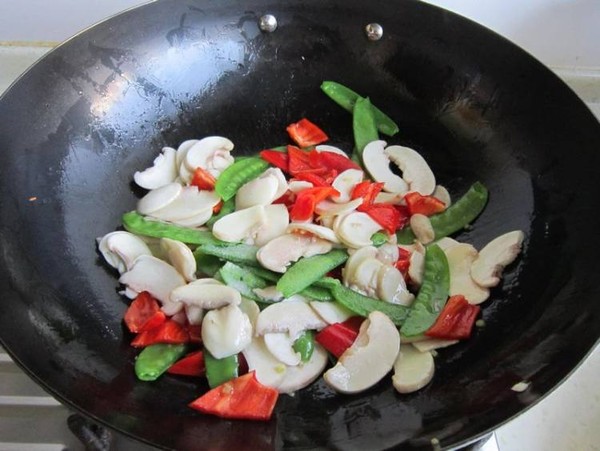 Fried Mushrooms with Snow Peas recipe