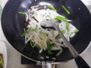 Vegetarian Stir-fried Cabbage Shreds recipe