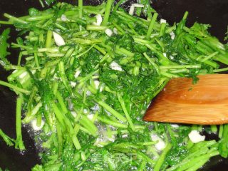 Stir-fried Chrysanthemum recipe