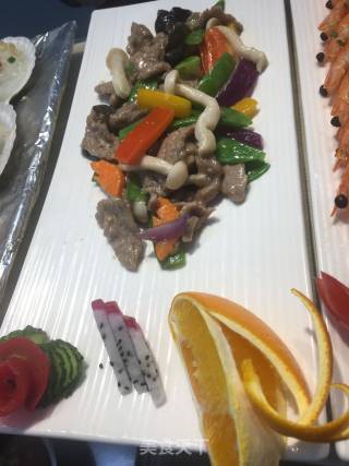 Stir-fried Beef with Onion, Fungus, Green Pepper recipe