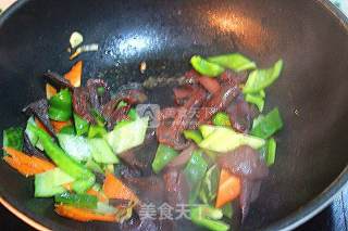 Stir-fried Red Mushrooms with Mixed Vegetables recipe