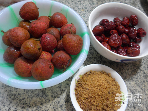 Boiled Lychees with Red Dates recipe