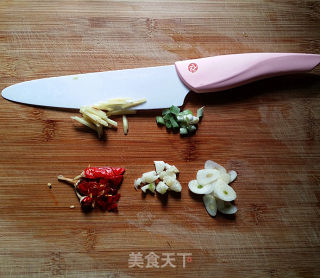 Stir-fried Shredded Pork with Lettuce recipe