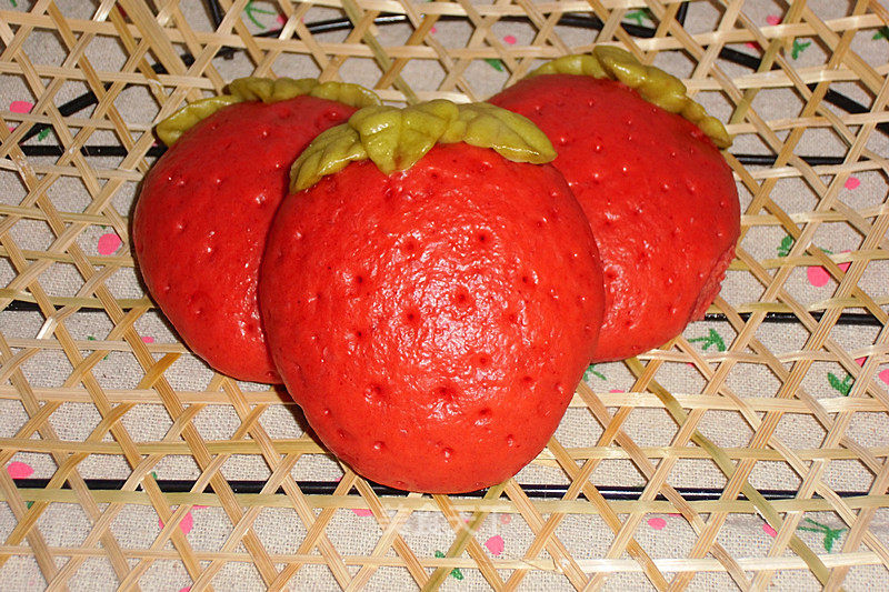 Strawberry Bun recipe