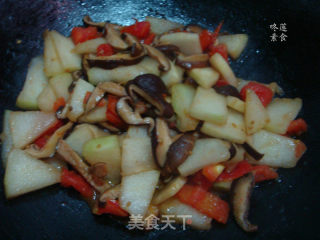 Stir-fried Winter Melon with Mushrooms and Tomatoes recipe