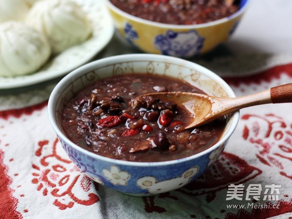 Walnut and Whole Grains Porridge recipe