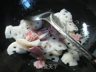 Stir-fried Lotus Root with Bacon and Cabbage recipe