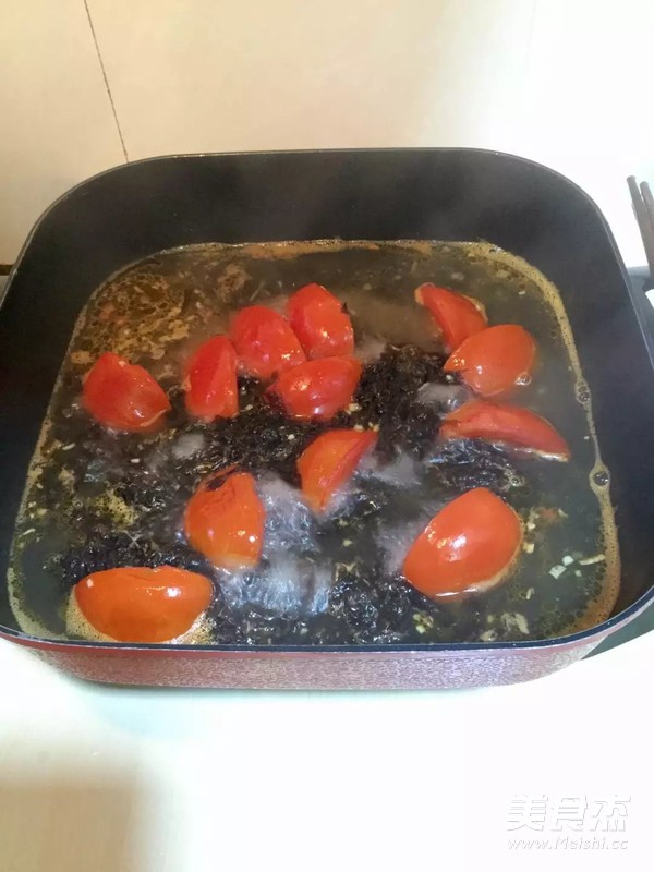 Tomato Seaweed Noodles recipe