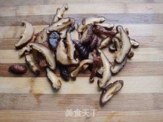 Stir-fried Chinese Cabbage with Mushrooms recipe