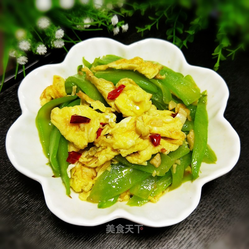 Scrambled Eggs with Lettuce recipe