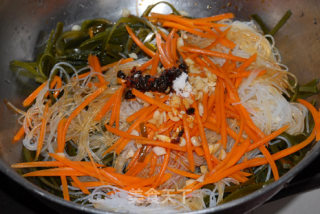 【summer Cold Dishes】chilled Rice Noodles with Shredded Kelp recipe