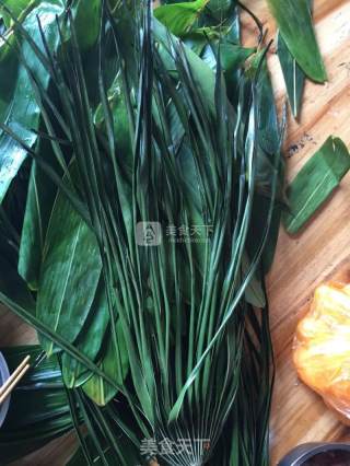 Fresh and Tangy Egg Yolk Meat Dumplings recipe