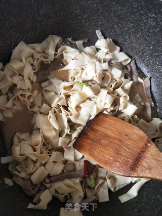 Dried Tofu Skin with Hot Peppers recipe