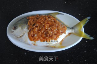 Steamed Pomfret with Sour Plum recipe