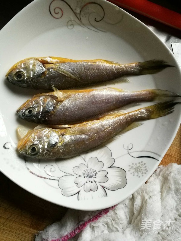 Braised Small Yellow Croaker recipe