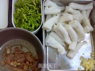 Stir-fried Noodle Roll with Orchid Pork Slices recipe