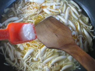 Mustard Shredded White Jade Mushroom Boiled and Dried Shreds recipe