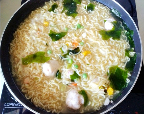 Fish Balls, Wakame, Tomato Noodles recipe