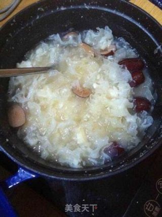 Lily Tremella Nourishing Yin and Nourishing Kidney Soup recipe