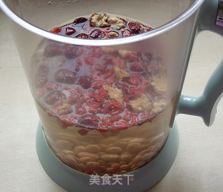 Soy Milk with Peanuts, Wolfberry and Red Dates recipe