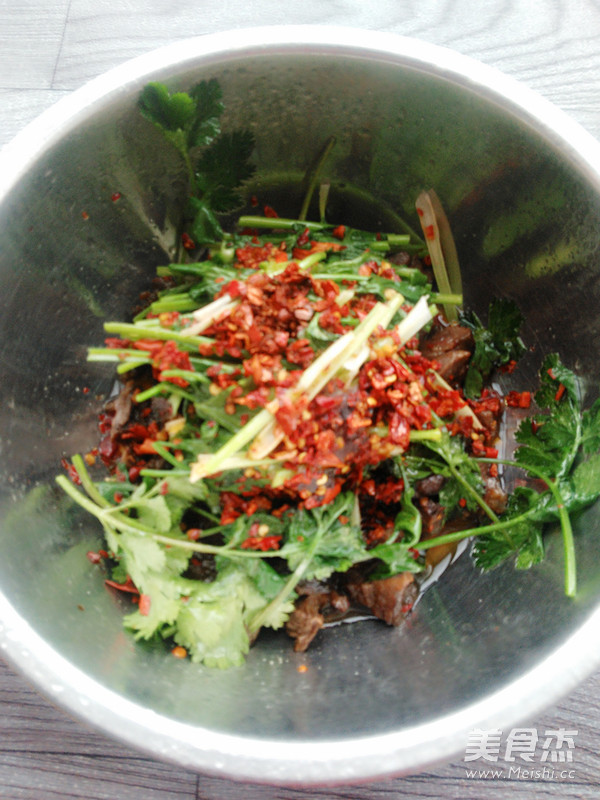 Donkey Meat Mixed with Coriander recipe