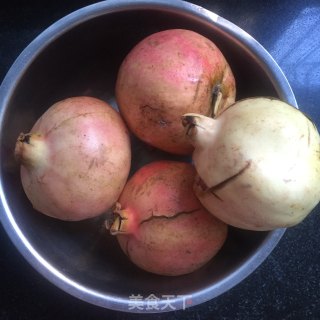 Squeeze Pomegranate Juice recipe