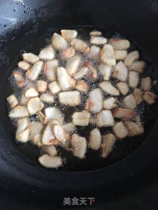 Sea Cucumber and Cabbage Mixed with Fat Residue recipe