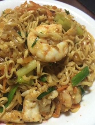 Fried Noodles with Seafood