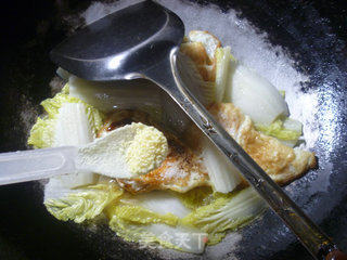 Poached Eggs with Cabbage Core recipe