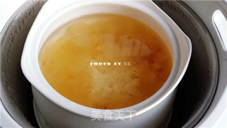 Peach Gum Rice Wine and White Fungus Soup recipe