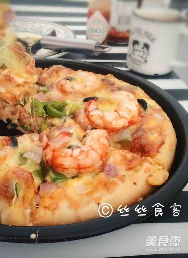Pizza with Bologna Sausage and Shrimp (thin Bread Side) recipe