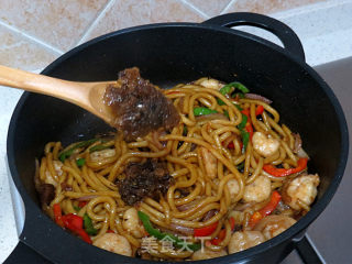 A Good Way to Make A Good Taste [udon Noodles with Stir-fried Vegetables and Soy Sauce] recipe