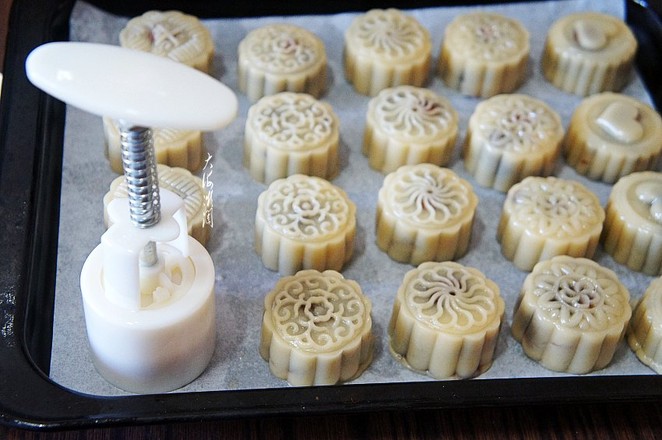 Mooncakes with Red Bean Paste and Egg Yolk Filling recipe