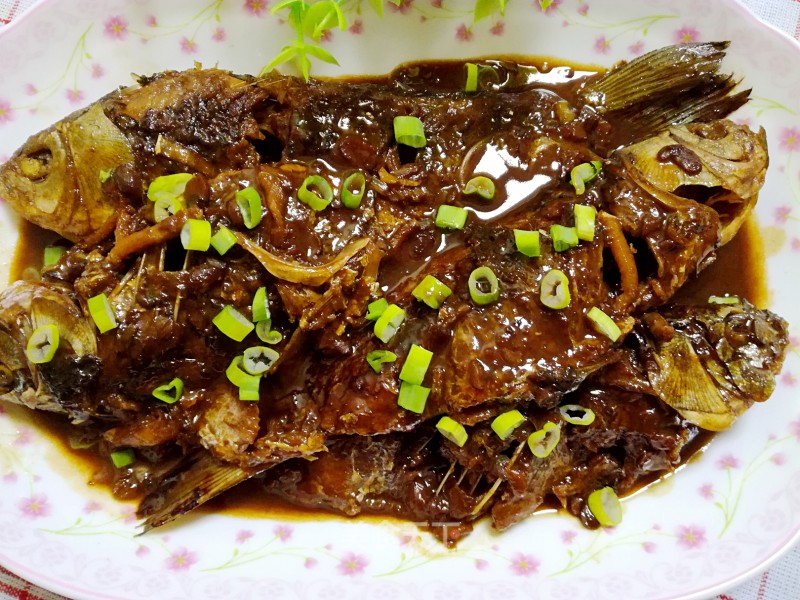 Braised Crucian with Sauce recipe