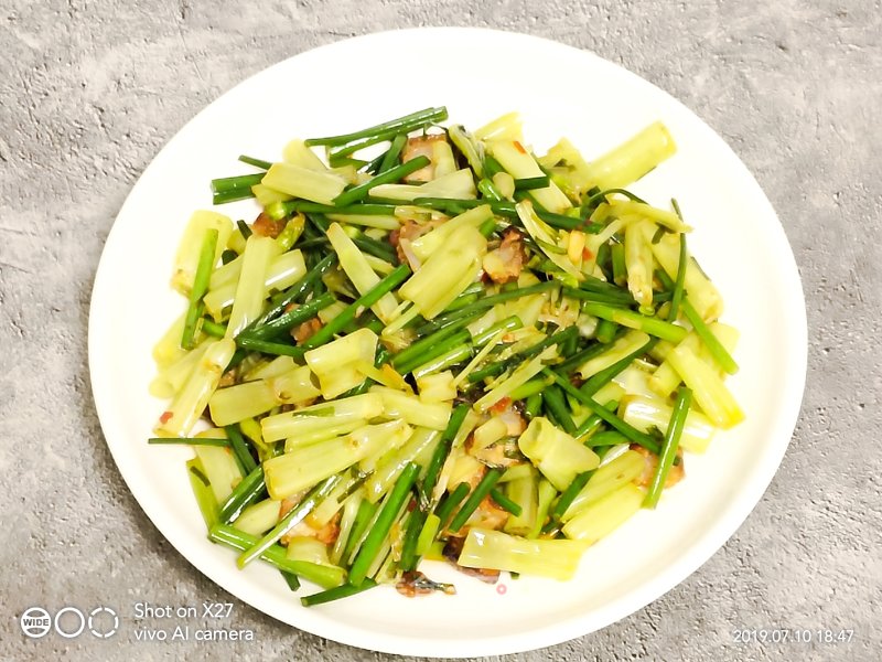 Stir-fried Pork Belly Slices with Convolvulus Root recipe