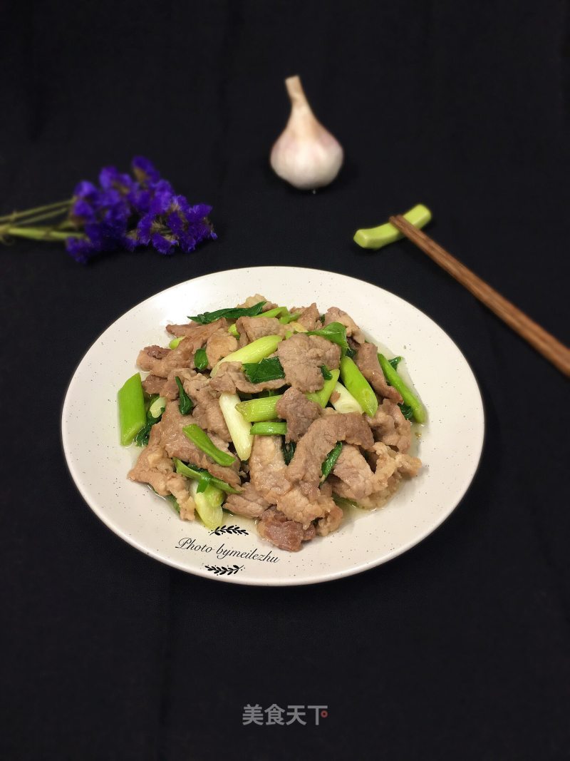 Stir-fried Pork with Garlic recipe