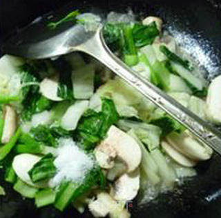 Double Mushroom Stir-fried Rape and Chinese Cabbage recipe