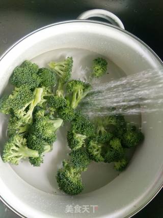 Scrambled Eggs with Broccoli and Carrots recipe