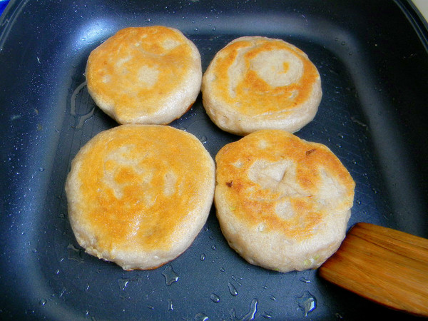 Scallion Brown Wheat Flour Pancakes recipe