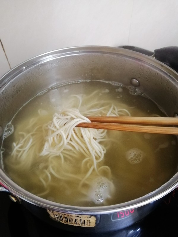 Fried Noodles with Chrysanthemum recipe