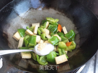 Thousand Pages Tofu Fried Green Pepper recipe