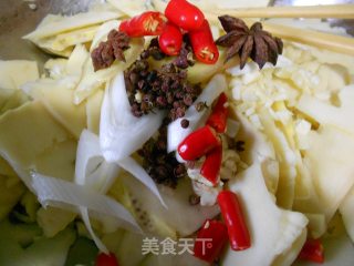 Pickled Pepper Spring Bamboo Shoots recipe