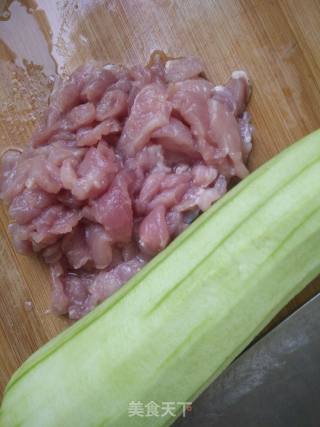 Stir-fried Loofah with Lean Pork recipe