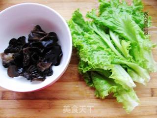 Lettuce Soy Pot Noodles recipe