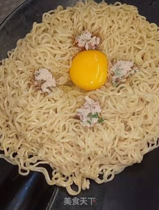 Instant Noodle Pizza recipe